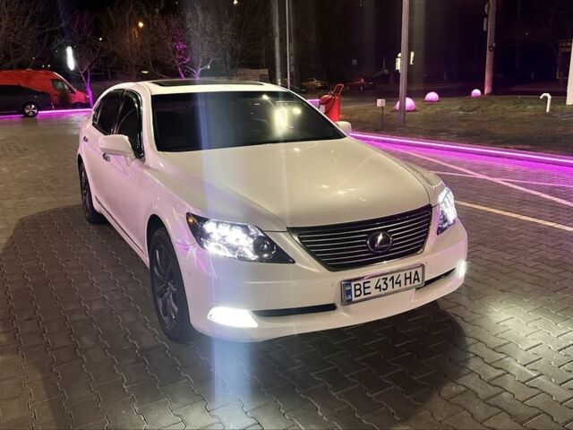 Білий Лексус ЛС, об'ємом двигуна 5 л та пробігом 330 тис. км за 11400 $, фото 4 на Automoto.ua