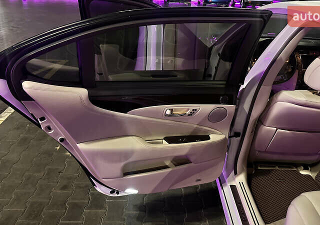 Белый Лексус ЛС, объемом двигателя 4.97 л и пробегом 326 тыс. км за 10900 $, фото 39 на Automoto.ua