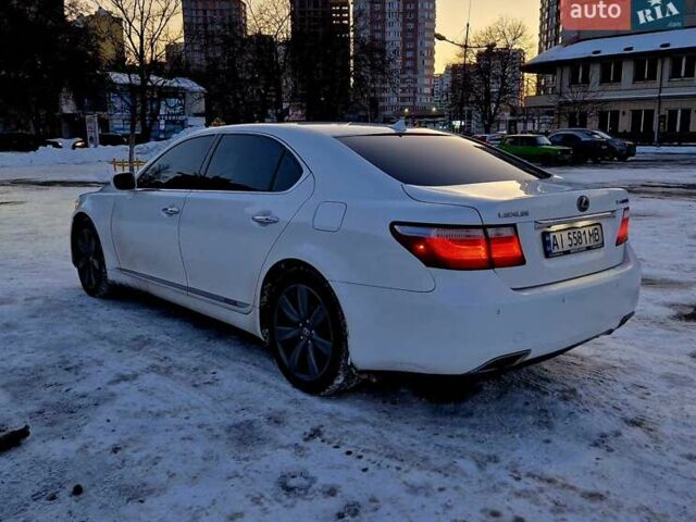 Белый Лексус ЛС, объемом двигателя 5 л и пробегом 180 тыс. км за 15000 $, фото 6 на Automoto.ua