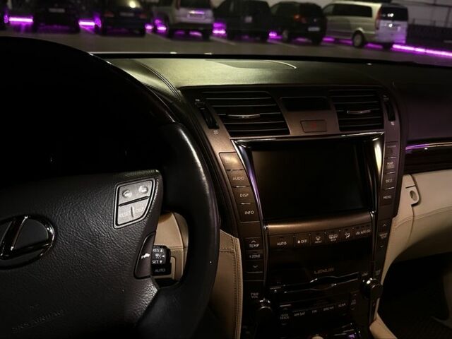 Білий Лексус ЛС, об'ємом двигуна 5 л та пробігом 330 тис. км за 11400 $, фото 19 на Automoto.ua