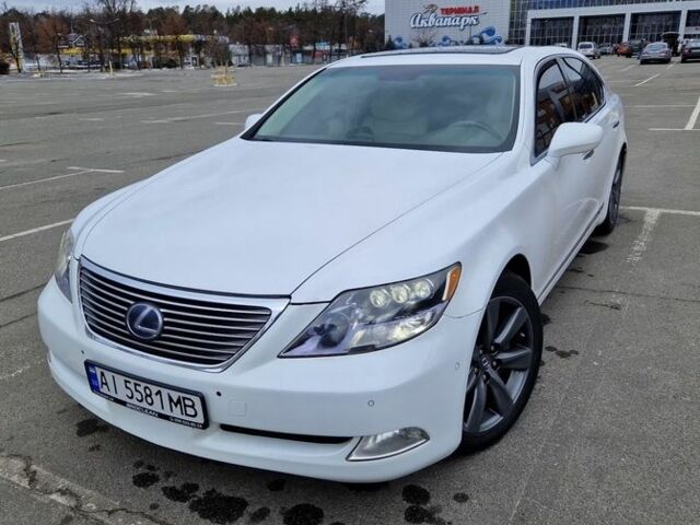 Белый Лексус ЛС, объемом двигателя 5 л и пробегом 190 тыс. км за 11500 $, фото 3 на Automoto.ua