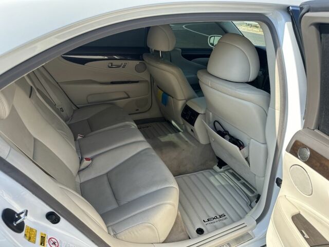 Білий Лексус ЛС, об'ємом двигуна 5 л та пробігом 186 тис. км за 11500 $, фото 4 на Automoto.ua