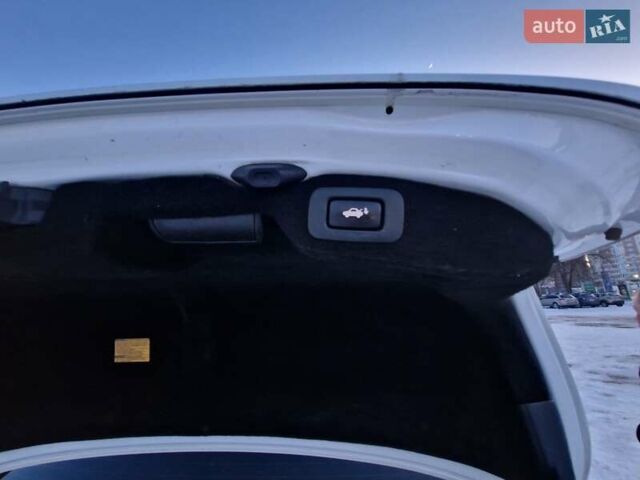 Белый Лексус ЛС, объемом двигателя 5 л и пробегом 180 тыс. км за 15000 $, фото 19 на Automoto.ua