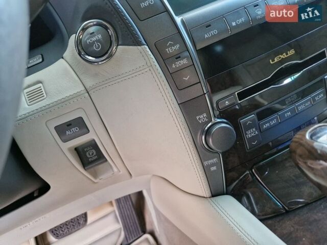 Белый Лексус ЛС, объемом двигателя 5 л и пробегом 190 тыс. км за 12250 $, фото 12 на Automoto.ua