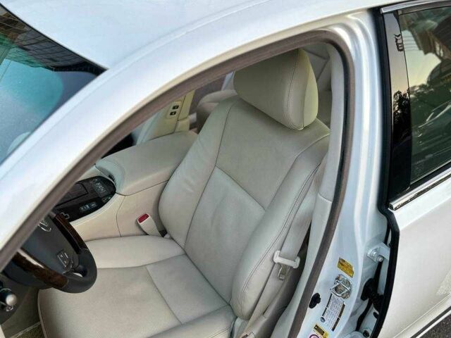 Белый Лексус ЛС, объемом двигателя 4.6 л и пробегом 168 тыс. км за 12000 $, фото 3 на Automoto.ua