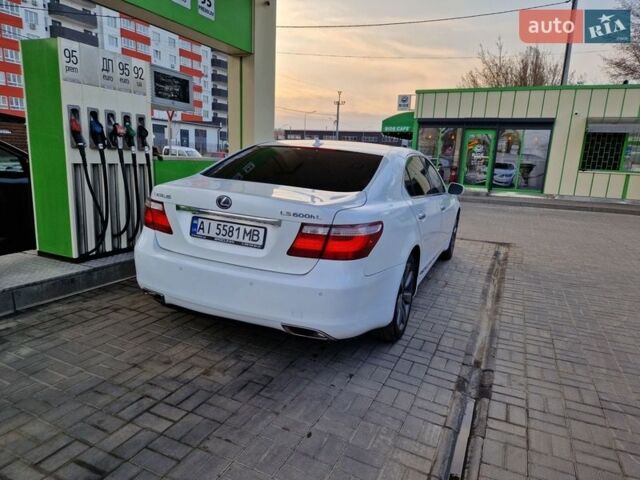 Белый Лексус ЛС, объемом двигателя 5 л и пробегом 190 тыс. км за 10000 $, фото 8 на Automoto.ua