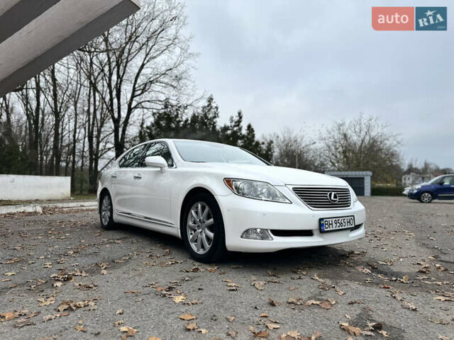 Белый Лексус ЛС, объемом двигателя 4.61 л и пробегом 167 тыс. км за 9999 $, фото 6 на Automoto.ua