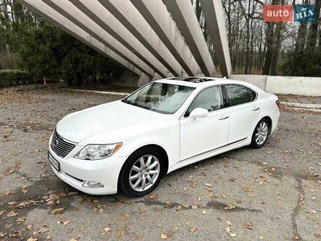 Белый Лексус ЛС, объемом двигателя 4.61 л и пробегом 167 тыс. км за 9999 $, фото 14 на Automoto.ua