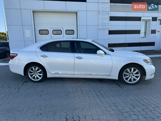 Білий Лексус ЛС, об'ємом двигуна 4.97 л та пробігом 150 тис. км за 9300 $, фото 6 на Automoto.ua