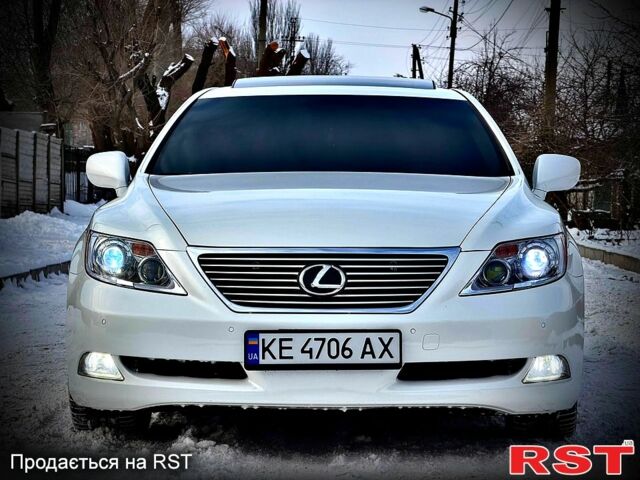 Білий Лексус ЛС, об'ємом двигуна 4.6 л та пробігом 18000 тис. км за 14500 $, фото 1 на Automoto.ua