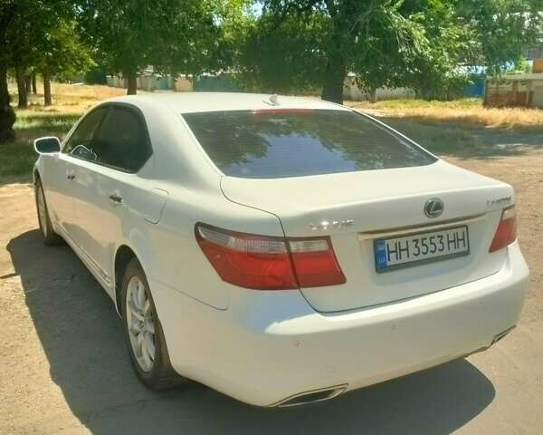 Білий Лексус ЛС, об'ємом двигуна 4.97 л та пробігом 388 тис. км за 13200 $, фото 25 на Automoto.ua