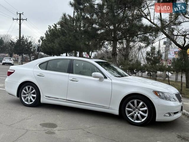 Білий Лексус ЛС, об'ємом двигуна 4.61 л та пробігом 160 тис. км за 11300 $, фото 7 на Automoto.ua