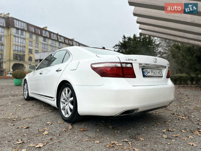 Белый Лексус ЛС, объемом двигателя 4.61 л и пробегом 167 тыс. км за 9999 $, фото 12 на Automoto.ua