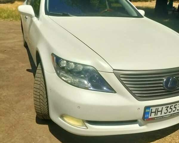 Білий Лексус ЛС, об'ємом двигуна 4.97 л та пробігом 388 тис. км за 13200 $, фото 59 на Automoto.ua