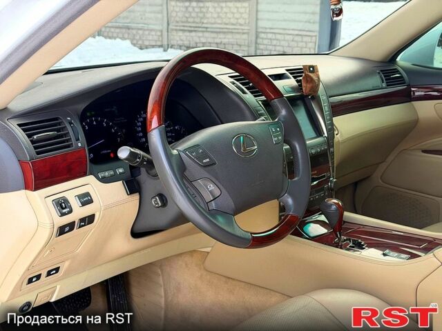 Білий Лексус ЛС, об'ємом двигуна 4.6 л та пробігом 18000 тис. км за 14500 $, фото 6 на Automoto.ua