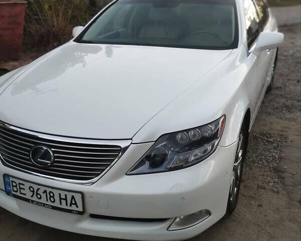 Белый Лексус ЛС, объемом двигателя 5 л и пробегом 219 тыс. км за 14500 $, фото 10 на Automoto.ua