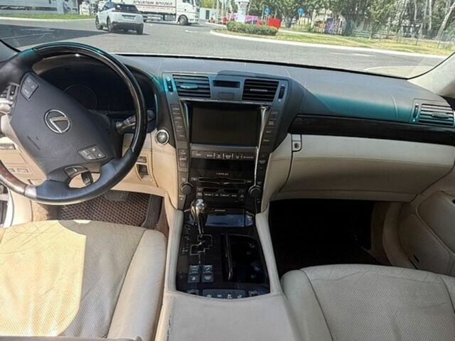 Білий Лексус ЛС, об'ємом двигуна 5 л та пробігом 333 тис. км за 9500 $, фото 21 на Automoto.ua