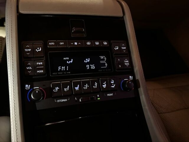 Білий Лексус ЛС, об'ємом двигуна 5 л та пробігом 330 тис. км за 11400 $, фото 13 на Automoto.ua