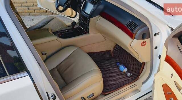 Білий Лексус ЛС, об'ємом двигуна 4.61 л та пробігом 212 тис. км за 11500 $, фото 4 на Automoto.ua