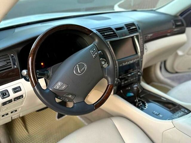 Білий Лексус ЛС, об'ємом двигуна 4.6 л та пробігом 167 тис. км за 10500 $, фото 3 на Automoto.ua