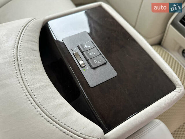 Белый Лексус ЛС, объемом двигателя 4.61 л и пробегом 167 тыс. км за 9999 $, фото 25 на Automoto.ua