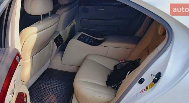 Білий Лексус ЛС, об'ємом двигуна 4.61 л та пробігом 212 тис. км за 11500 $, фото 5 на Automoto.ua