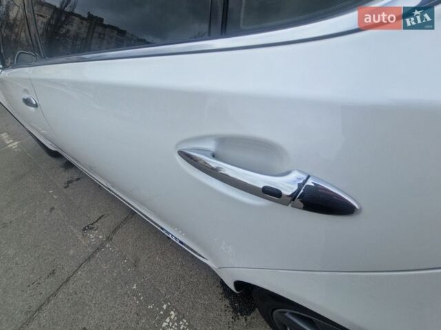 Белый Лексус ЛС, объемом двигателя 5 л и пробегом 190 тыс. км за 11500 $, фото 11 на Automoto.ua