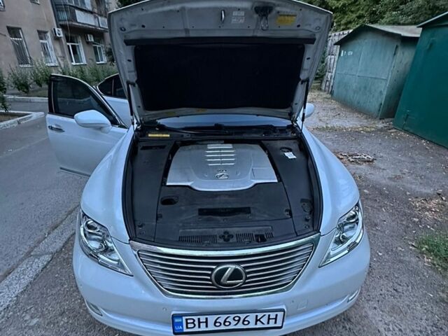 Белый Лексус ЛС, объемом двигателя 4.61 л и пробегом 190 тыс. км за 11500 $, фото 21 на Automoto.ua
