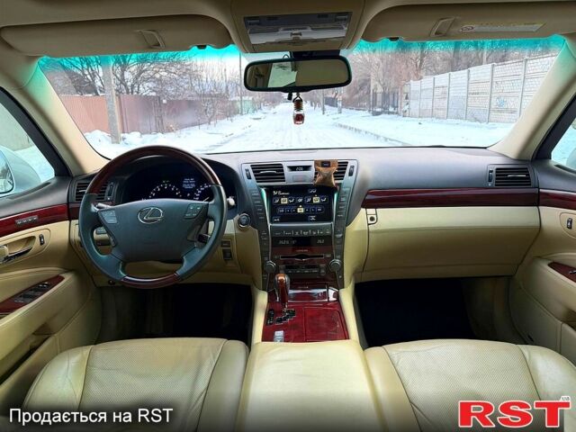 Білий Лексус ЛС, об'ємом двигуна 4.6 л та пробігом 18000 тис. км за 14500 $, фото 7 на Automoto.ua