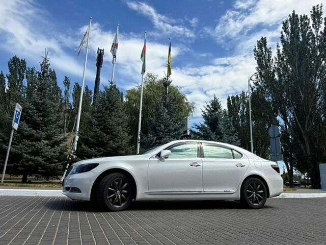 Білий Лексус ЛС, об'ємом двигуна 5 л та пробігом 333 тис. км за 9500 $, фото 10 на Automoto.ua