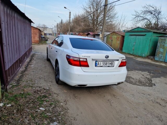 Белый Лексус ЛС, объемом двигателя 5 л и пробегом 190 тыс. км за 11800 $, фото 5 на Automoto.ua