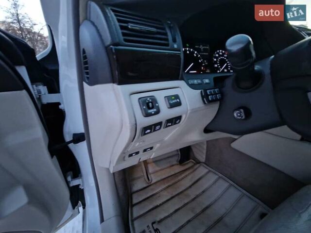 Белый Лексус ЛС, объемом двигателя 5 л и пробегом 180 тыс. км за 15000 $, фото 13 на Automoto.ua