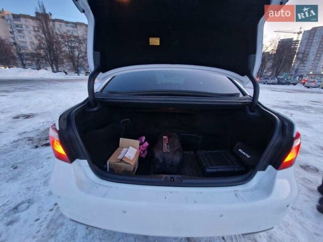 Белый Лексус ЛС, объемом двигателя 5 л и пробегом 180 тыс. км за 15000 $, фото 18 на Automoto.ua