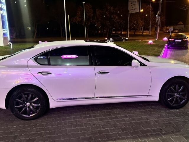 Білий Лексус ЛС, об'ємом двигуна 5 л та пробігом 330 тис. км за 11400 $, фото 2 на Automoto.ua