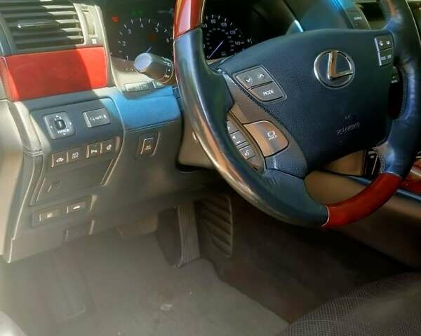 Білий Лексус ЛС, об'ємом двигуна 4.97 л та пробігом 388 тис. км за 13200 $, фото 36 на Automoto.ua