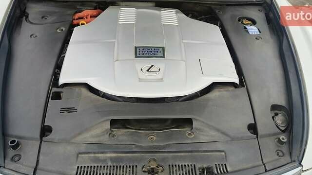 Белый Лексус ЛС, объемом двигателя 4.97 л и пробегом 640 тыс. км за 11000 $, фото 14 на Automoto.ua