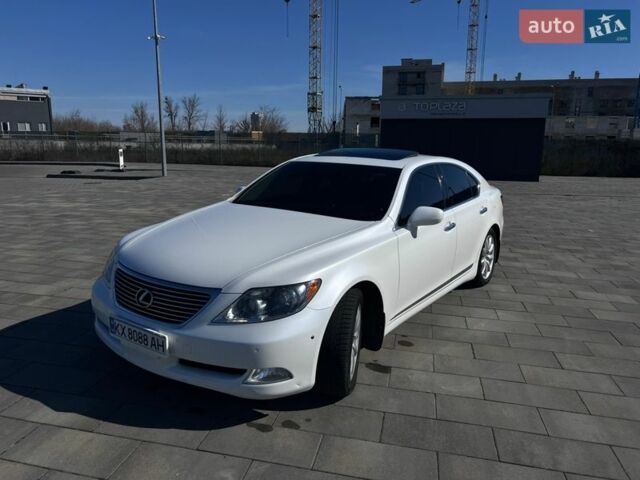 Белый Лексус ЛС, объемом двигателя 4.61 л и пробегом 226 тыс. км за 11500 $, фото 1 на Automoto.ua