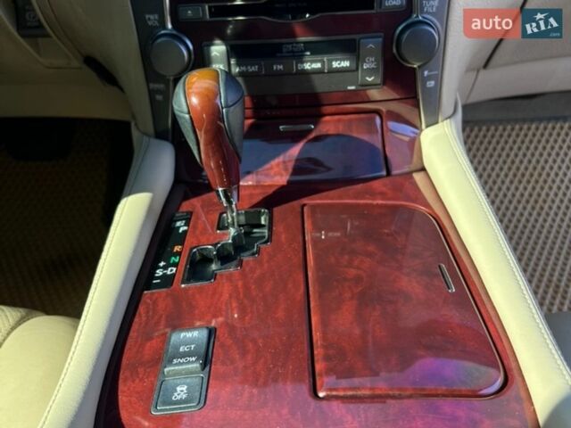 Белый Лексус ЛС, объемом двигателя 4.61 л и пробегом 226 тыс. км за 11500 $, фото 27 на Automoto.ua