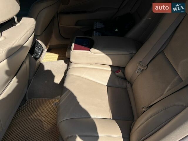 Белый Лексус ЛС, объемом двигателя 4.61 л и пробегом 226 тыс. км за 11500 $, фото 20 на Automoto.ua