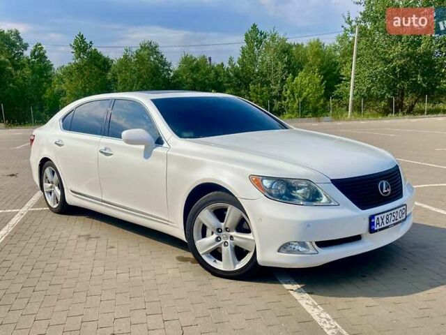 Белый Лексус ЛС, объемом двигателя 4.6 л и пробегом 240 тыс. км за 12900 $, фото 12 на Automoto.ua