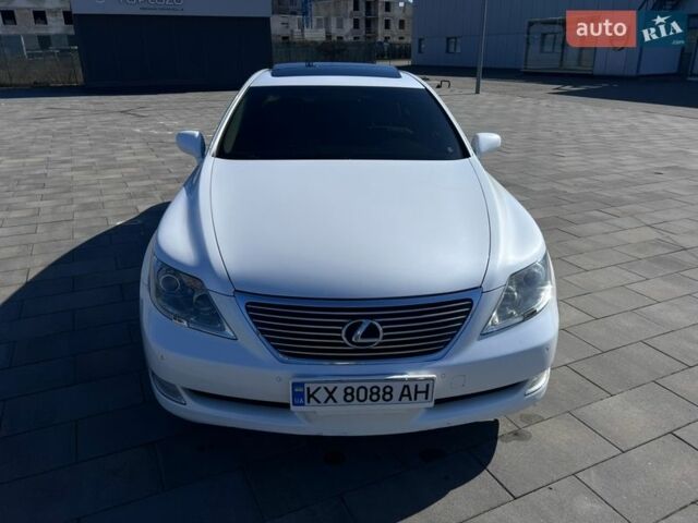 Белый Лексус ЛС, объемом двигателя 4.61 л и пробегом 226 тыс. км за 11500 $, фото 10 на Automoto.ua