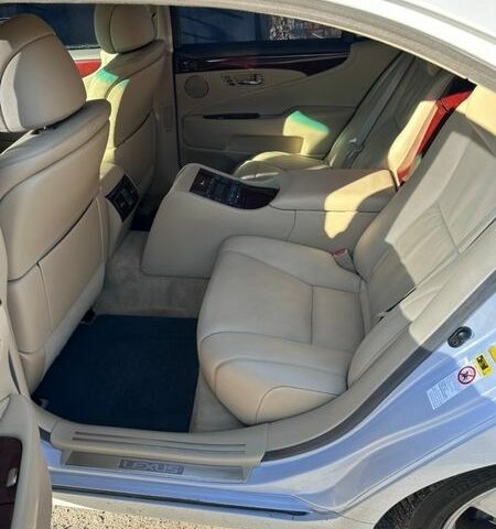 Белый Лексус ЛС, объемом двигателя 4.61 л и пробегом 233 тыс. км за 9900 $, фото 7 на Automoto.ua