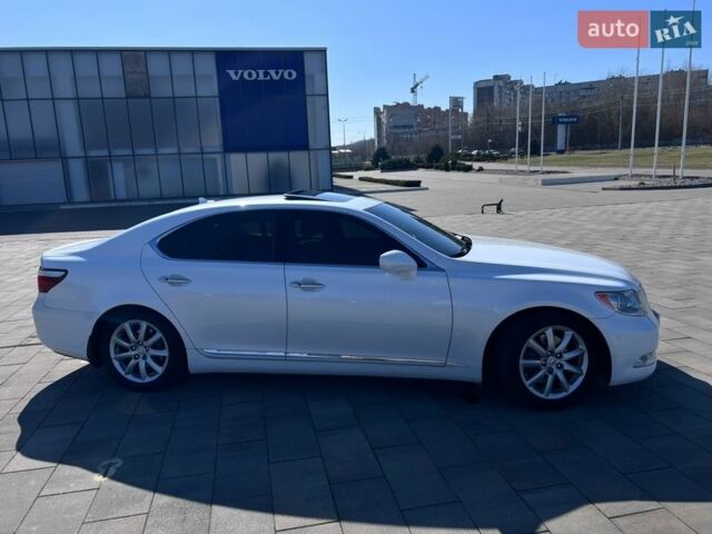 Белый Лексус ЛС, объемом двигателя 4.61 л и пробегом 226 тыс. км за 11500 $, фото 5 на Automoto.ua