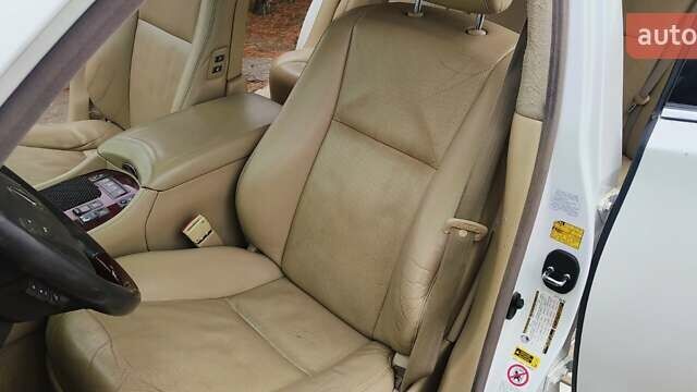 Белый Лексус ЛС, объемом двигателя 4.97 л и пробегом 640 тыс. км за 11000 $, фото 8 на Automoto.ua