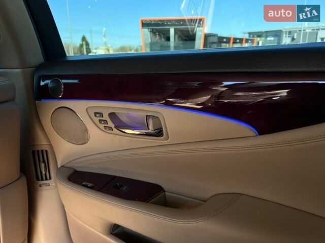 Белый Лексус ЛС, объемом двигателя 4.61 л и пробегом 226 тыс. км за 11500 $, фото 22 на Automoto.ua