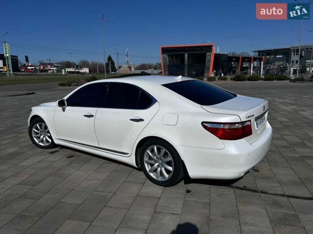 Білий Лексус ЛС, об'ємом двигуна 4.61 л та пробігом 226 тис. км за 11500 $, фото 8 на Automoto.ua