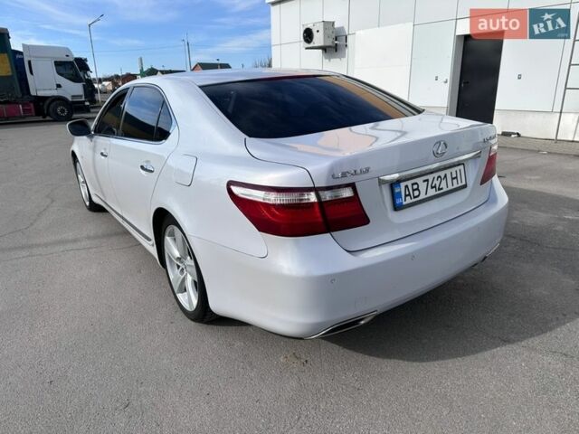 Белый Лексус ЛС, объемом двигателя 4.61 л и пробегом 233 тыс. км за 9900 $, фото 3 на Automoto.ua