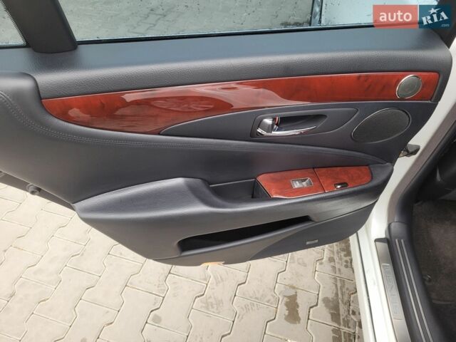 Белый Лексус ЛС, объемом двигателя 4.61 л и пробегом 250 тыс. км за 19900 $, фото 20 на Automoto.ua