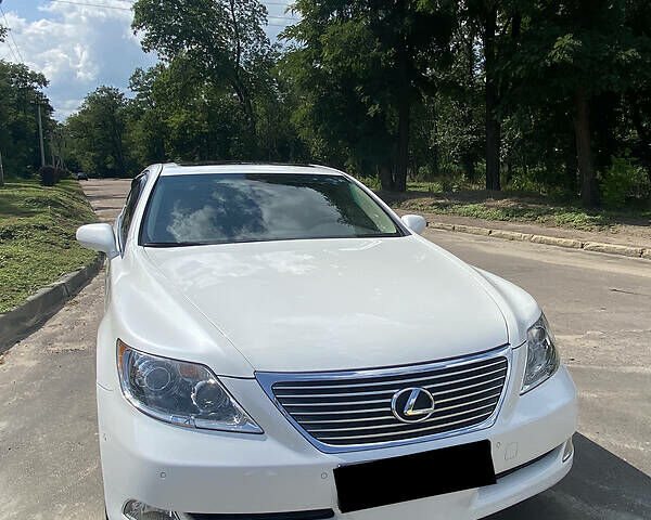 Білий Лексус ЛС, об'ємом двигуна 4.6 л та пробігом 140 тис. км за 14500 $, фото 1 на Automoto.ua