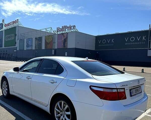 Білий Лексус ЛС, об'ємом двигуна 4.6 л та пробігом 153 тис. км за 14000 $, фото 1 на Automoto.ua